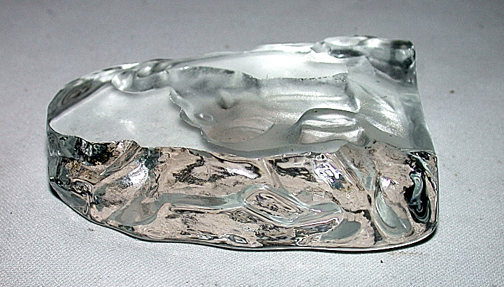 This auction is for a Sweden Art Glass Elephant Paperweight.